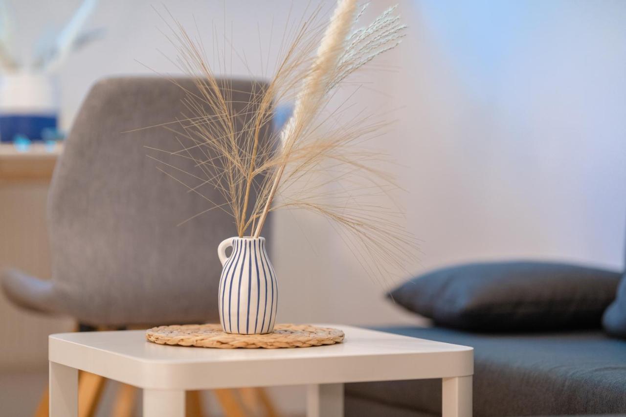Stay Awesome - Schonfeld Apartment, Netflix Und Kostenloses Parken Kassel Exteriör bild